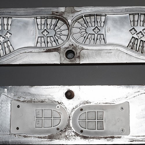 moulding-button